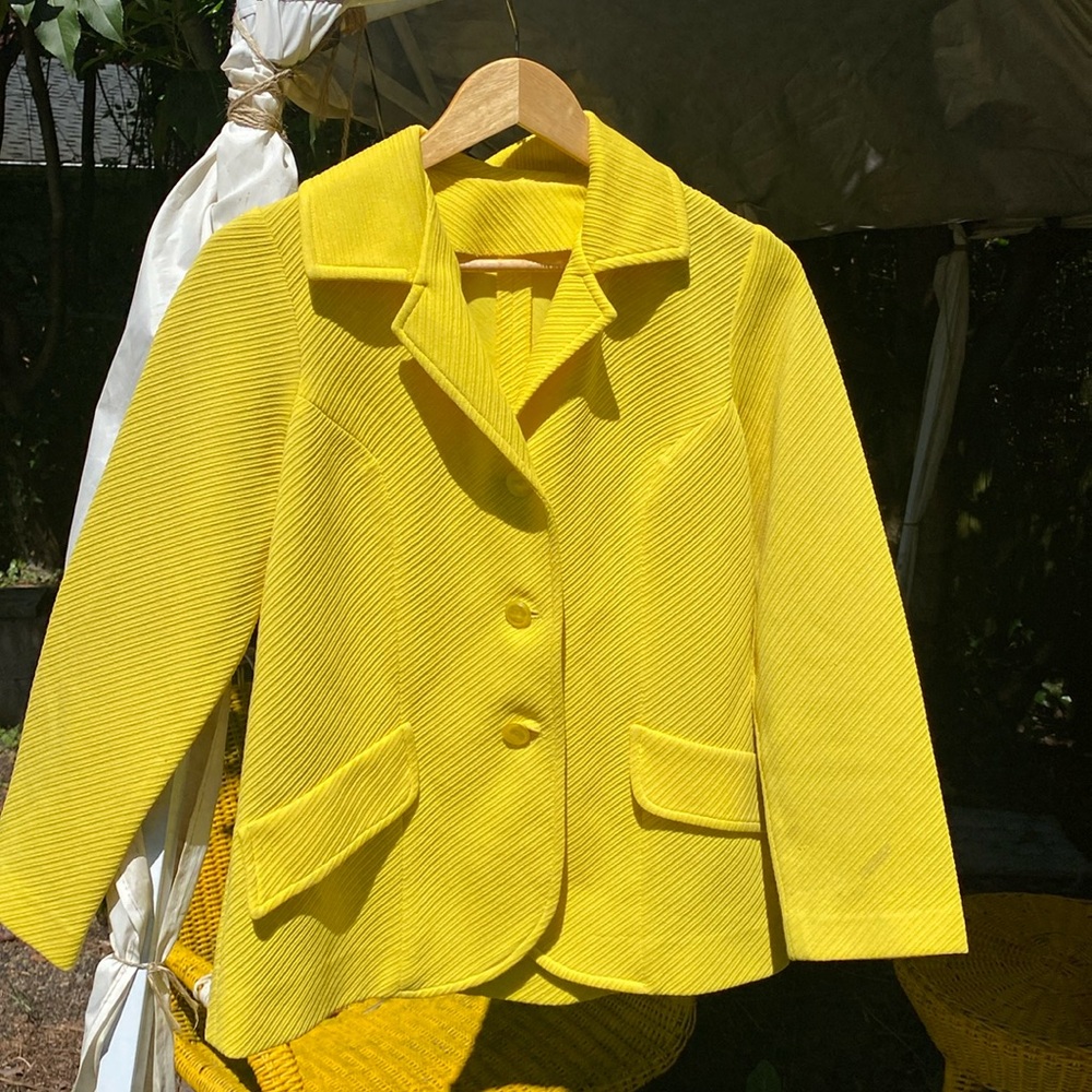 Really cute bright yellow 1960s/ 70s light coat